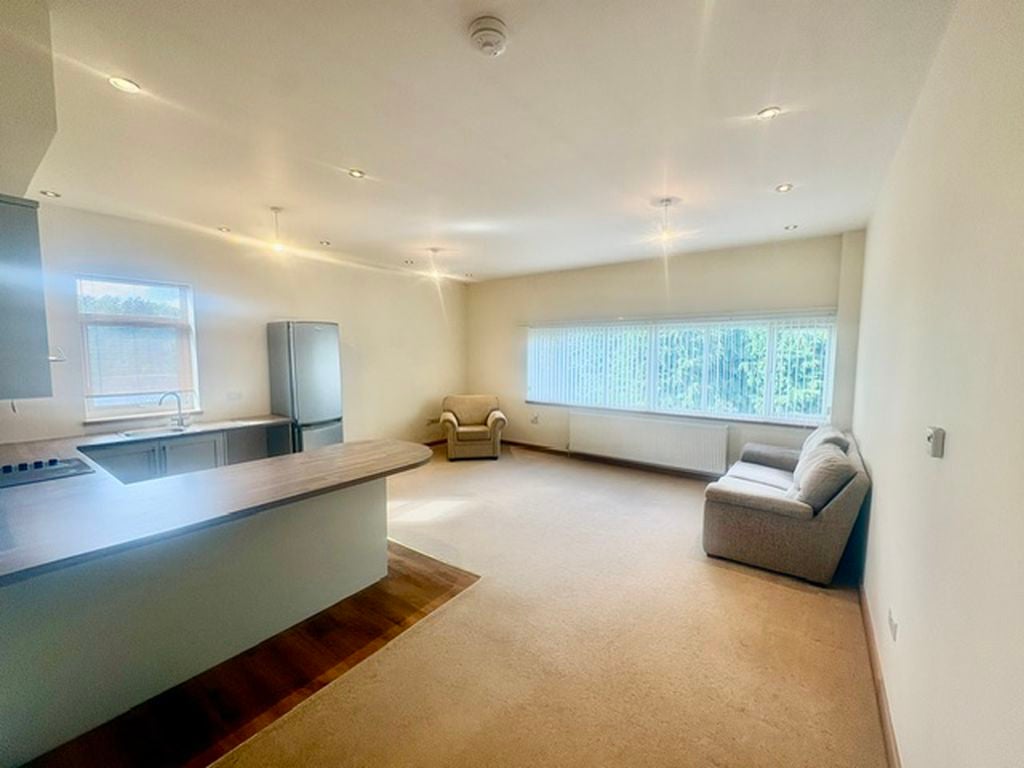 Flat Tanhouse Avenue in Birmingham