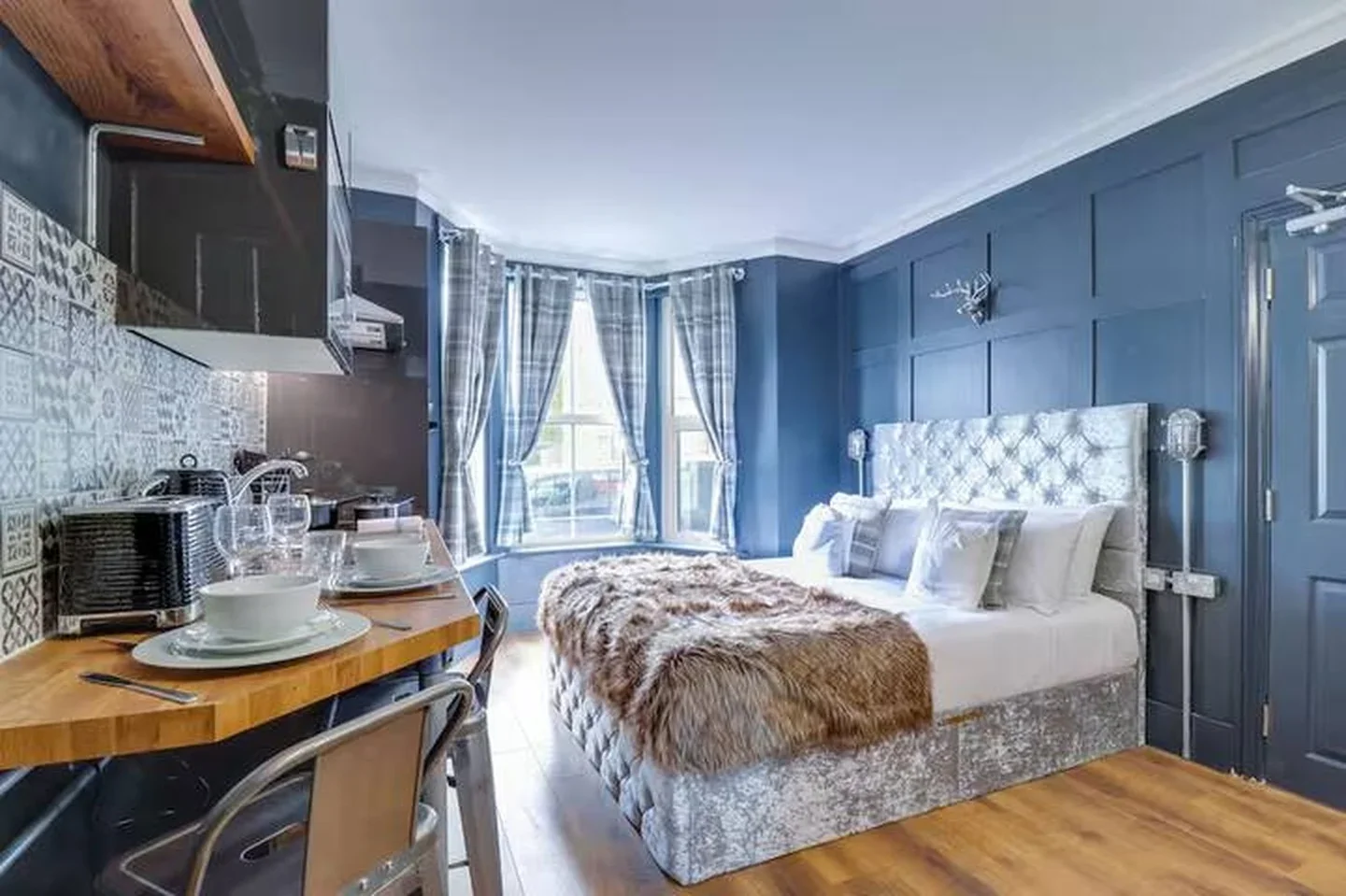 Flat Pleasant Road in Southend-on-Sea