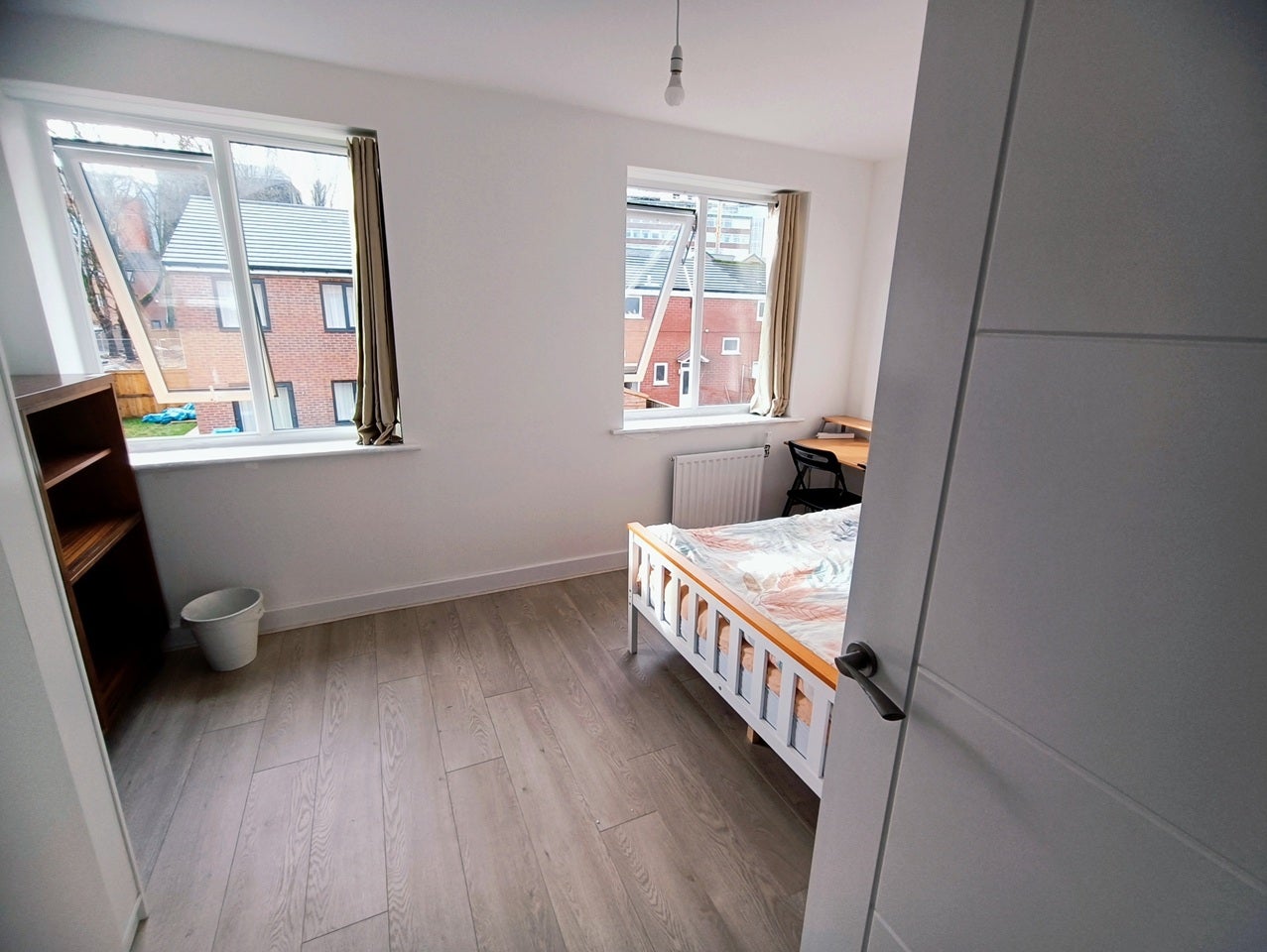 Room Cumbrian Close in Manchester