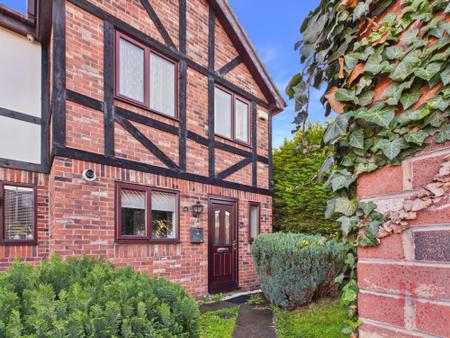 House Lincoln Drive in Mansfield Woodhouse