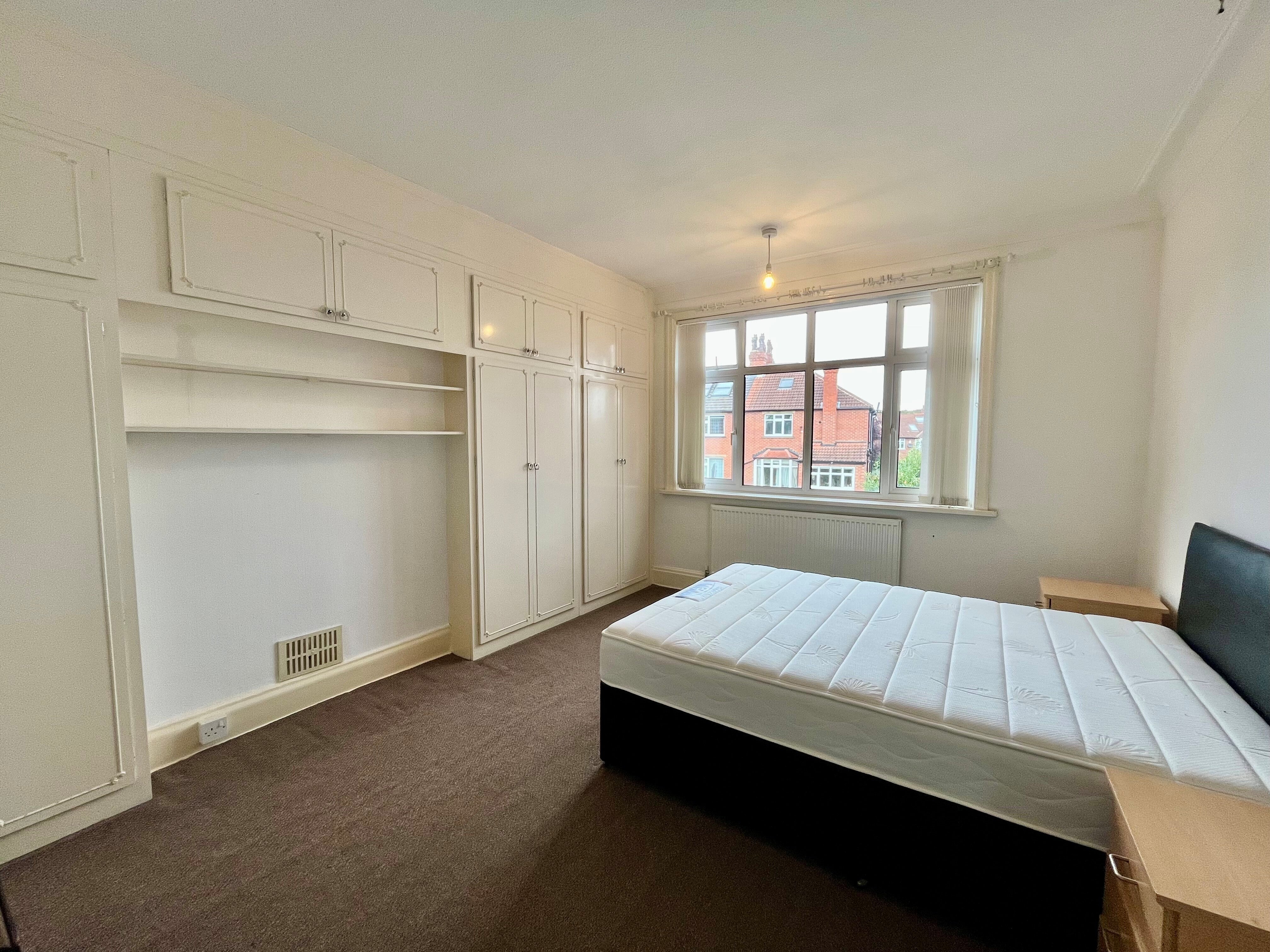 Flat St Anne's Road in Leeds