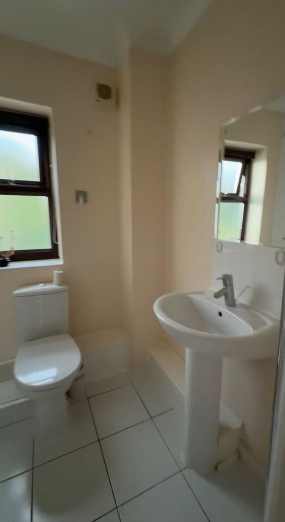 Flat Carswell Road in Greater London
