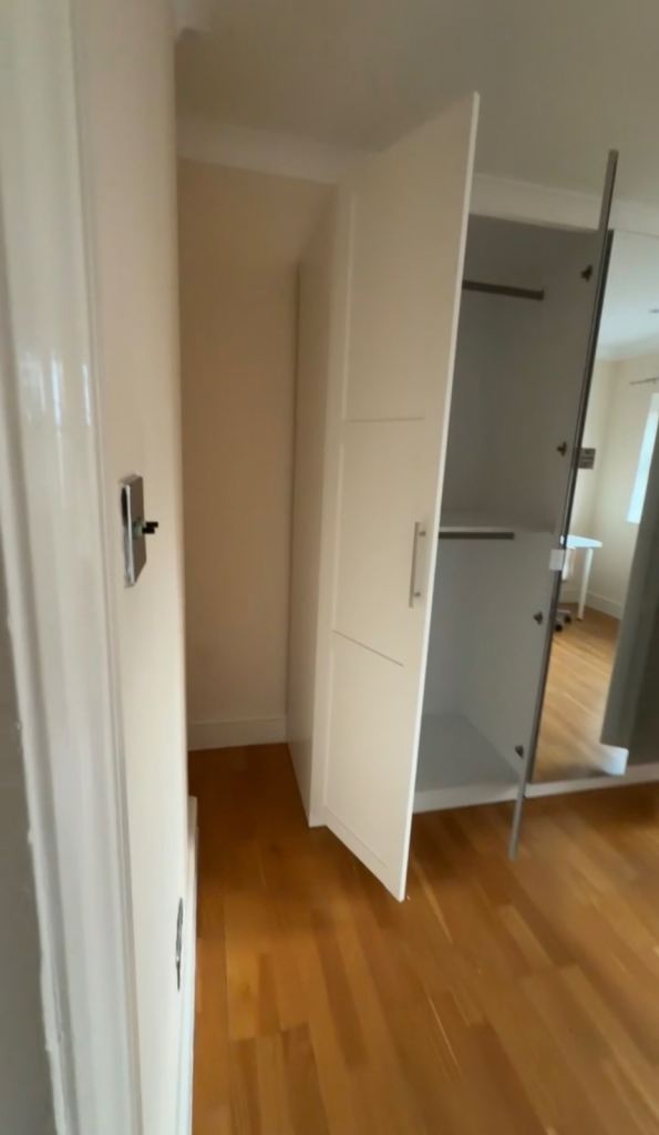 Flat Carswell Road in Greater London