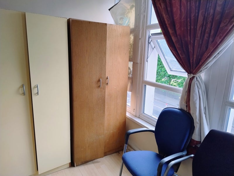 Room Burdett Road in Greater London