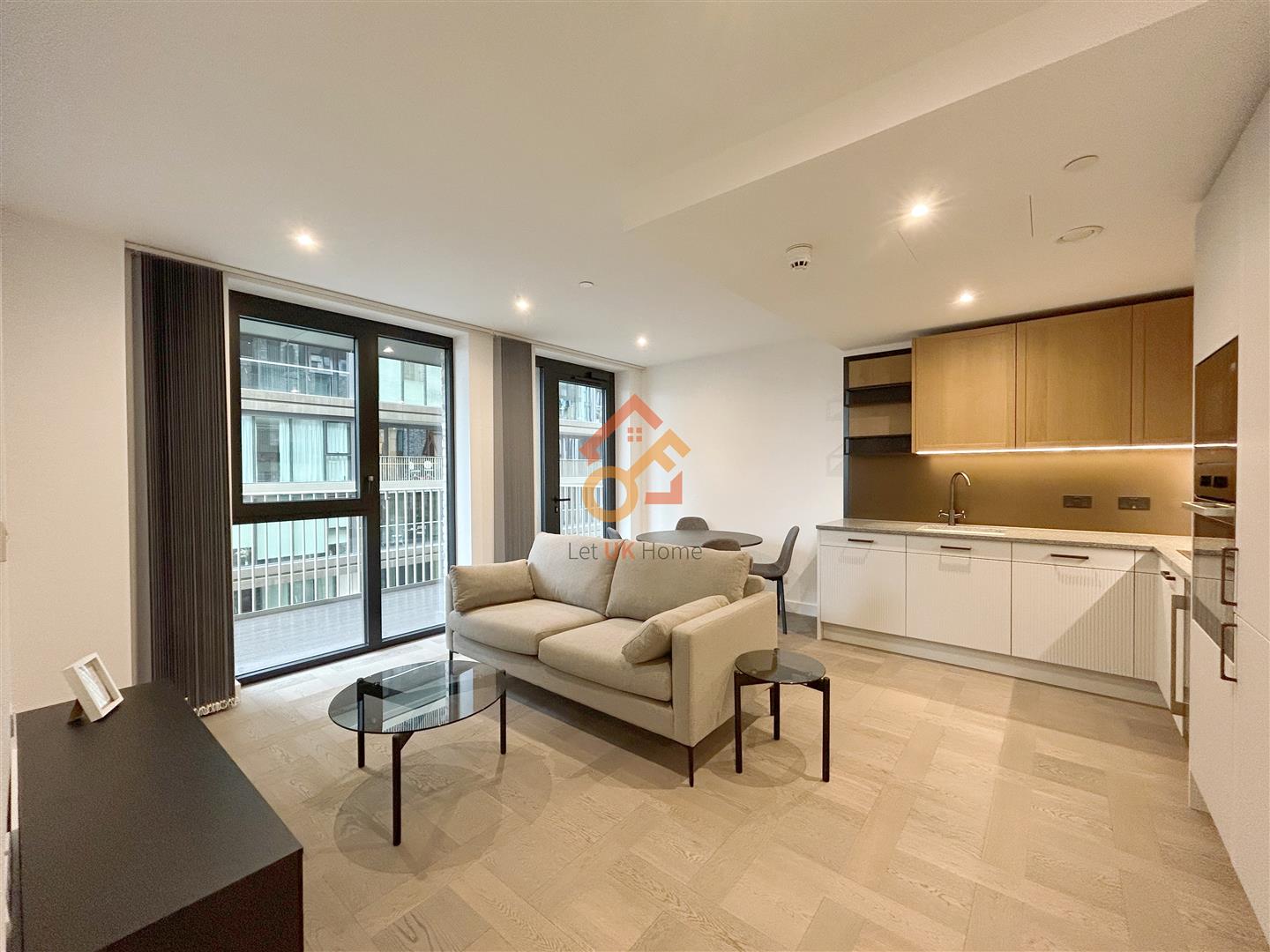 Flat Merino Gardens in Greater London