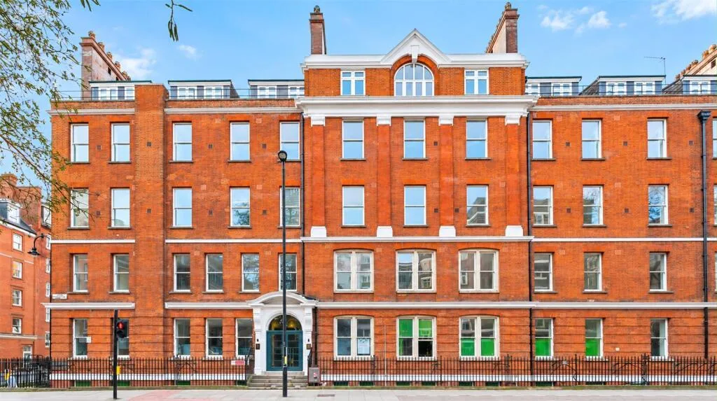 Flat Tavistock Place in Greater London