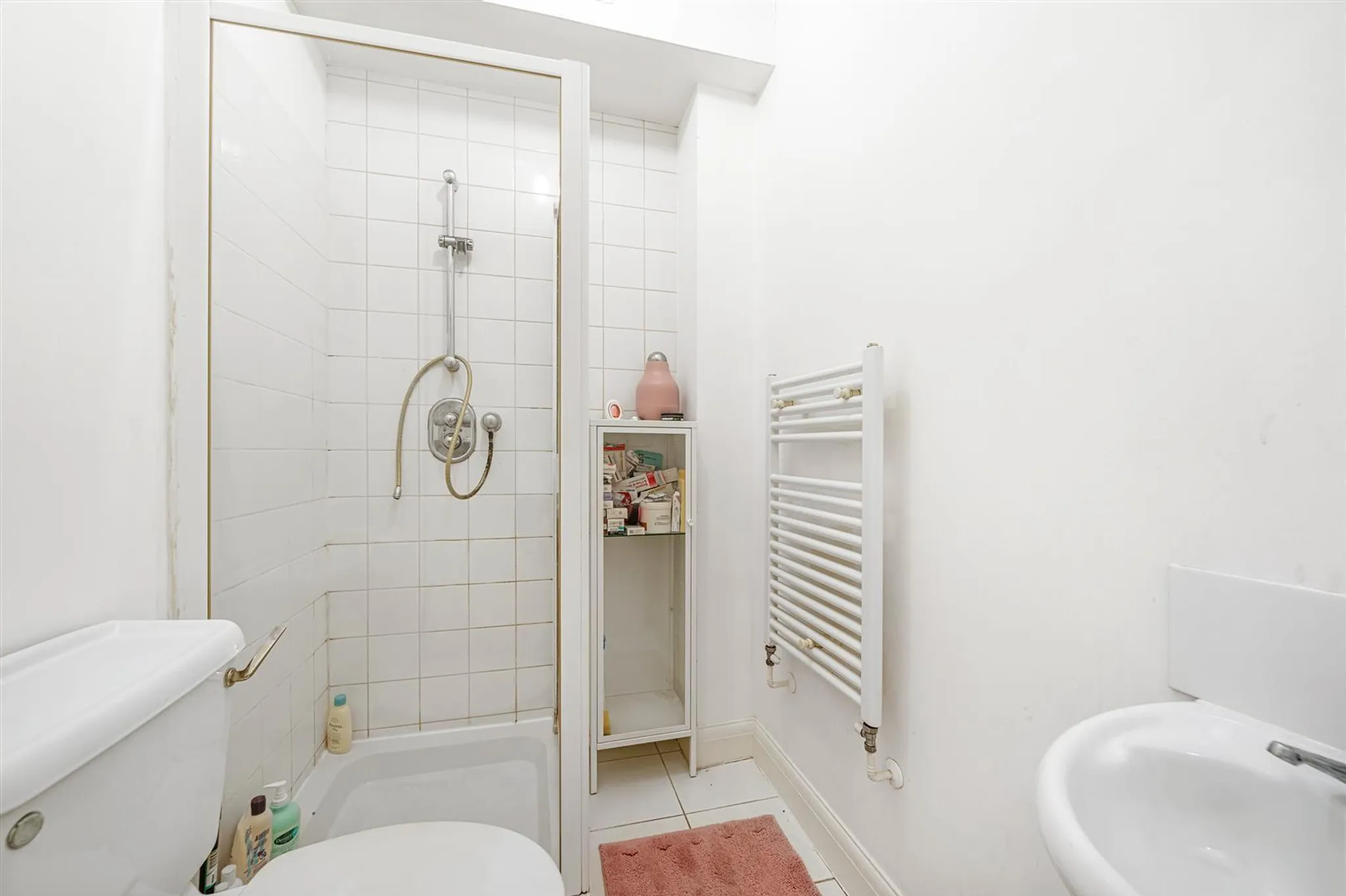 Flat Blenheim Road in Greater London