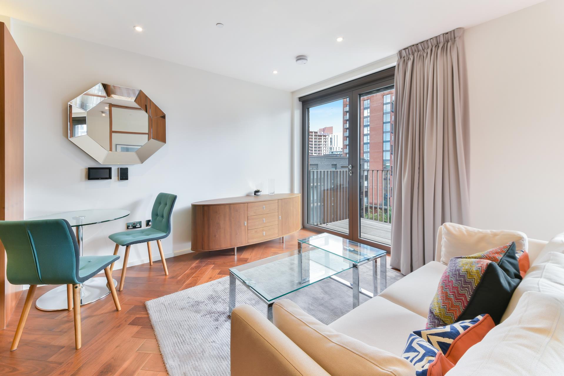 Flat New Mill Road in Greater London