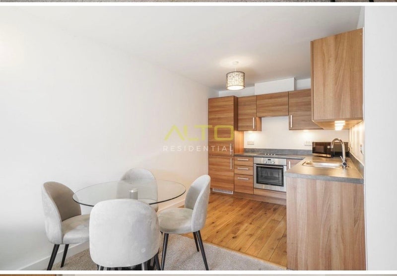 Room Pilgrims Way in Greater London