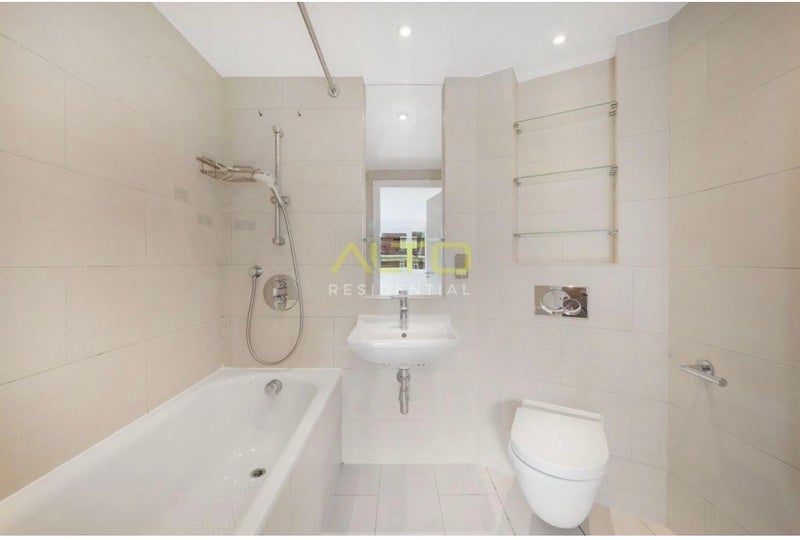 Room Pilgrims Way in Greater London