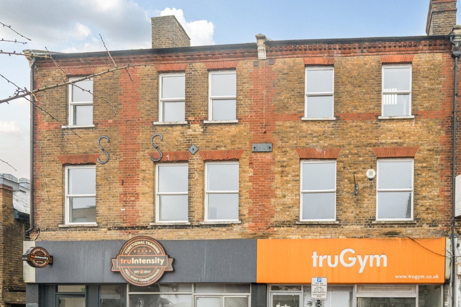 Flat South Street in Greater London