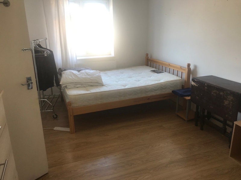 Room Kingsland Road in Greater London