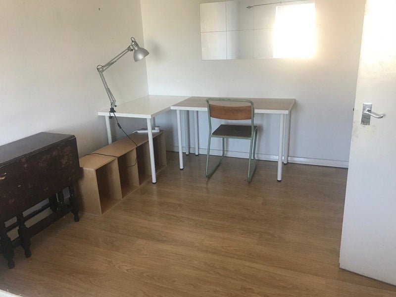 Room Kingsland Road in Greater London