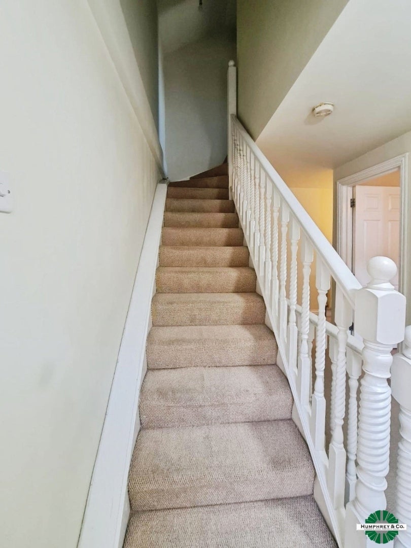 Flat Pembroke Road in Greater London