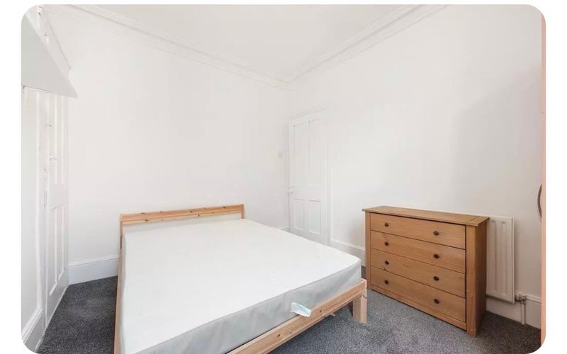 Room Lockhart Street in Greater London