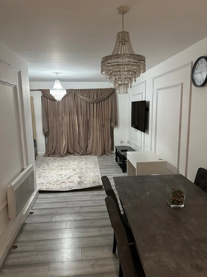 Flat Riverside Close in Greater London