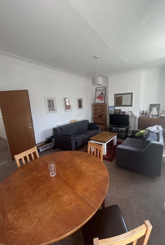 Room Carminia Road in Greater London