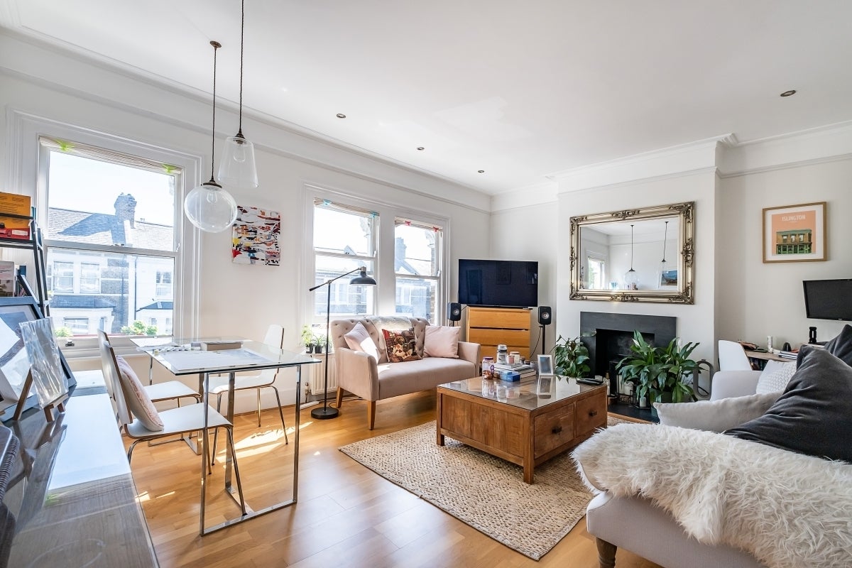 Flat Fernhead Road in City of Westminster