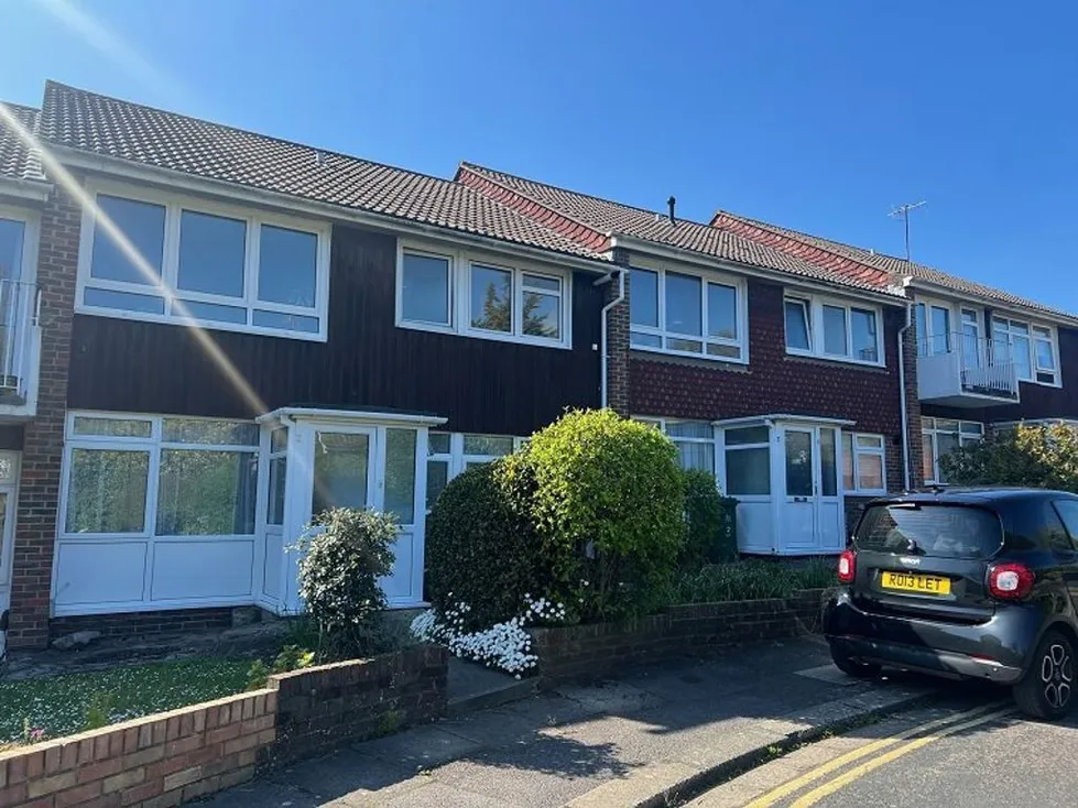 Flat Caisters Close in Hove