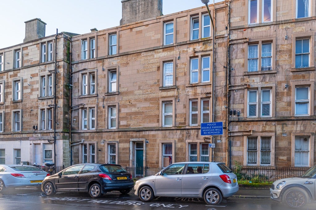Flat Caledonian Crescent in City of Edinburgh