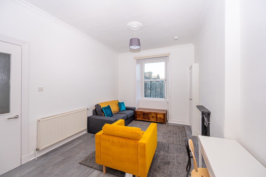 Flat Caledonian Crescent in City of Edinburgh