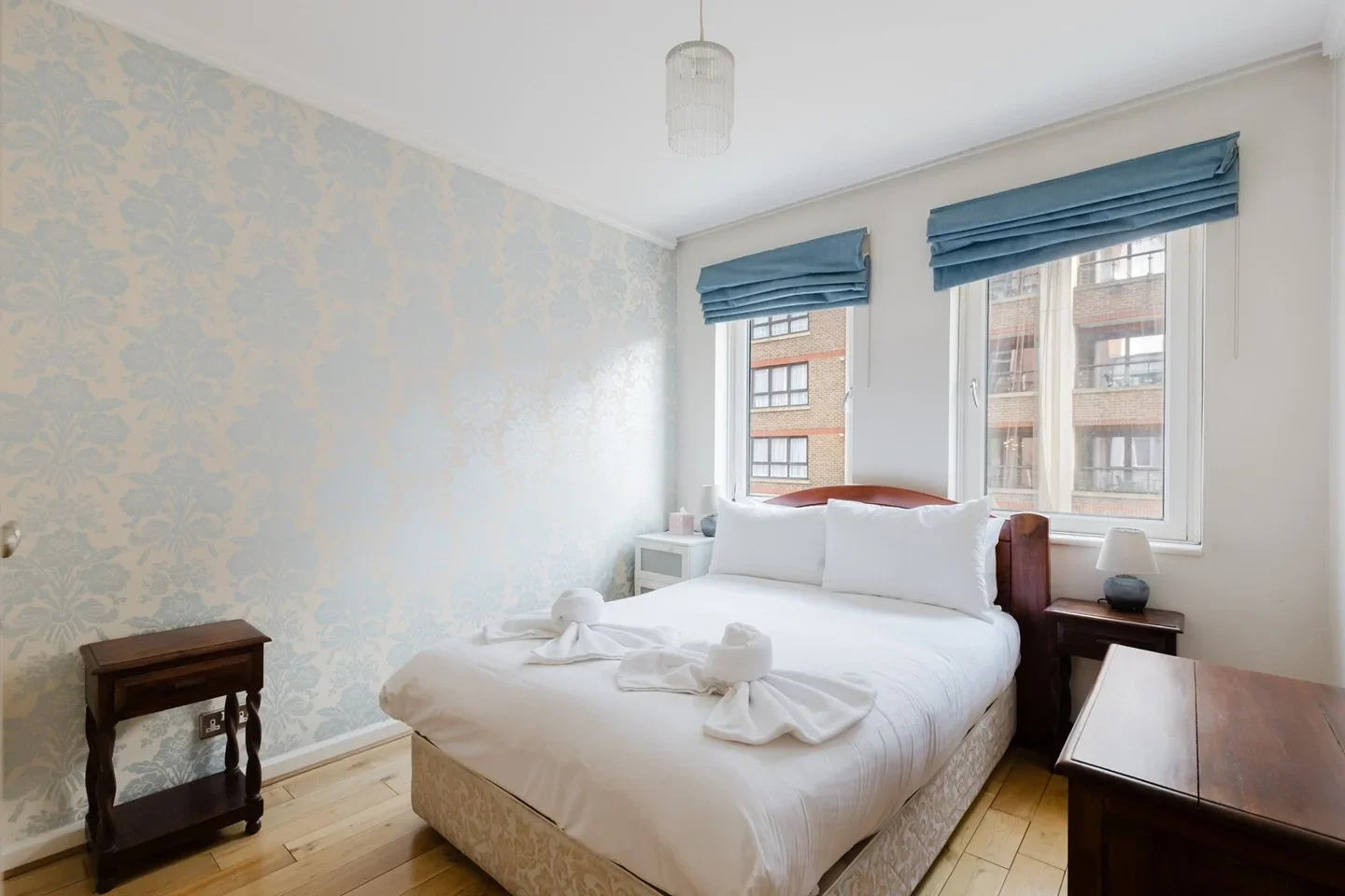 Flat Earl's Court Road in Greater London