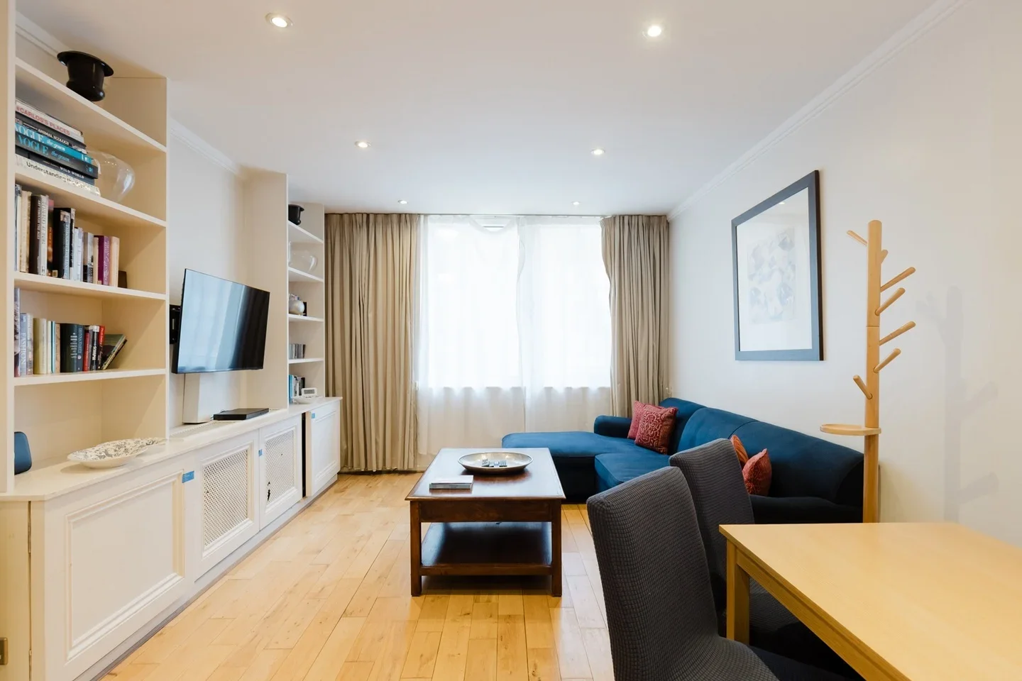 Flat Earl's Court Road in Greater London