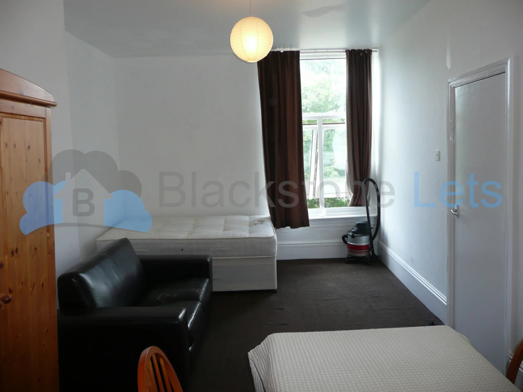 Flat Belle Vue Road in Leeds