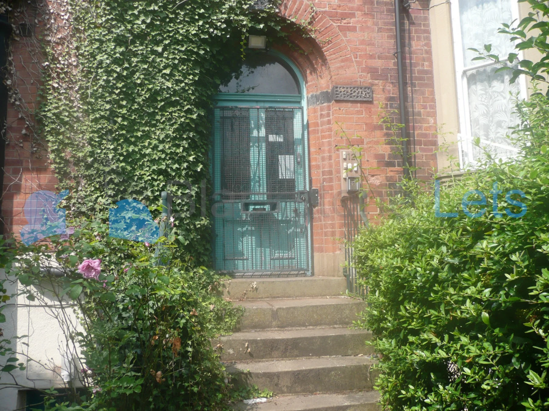Flat Belle Vue Road in Leeds
