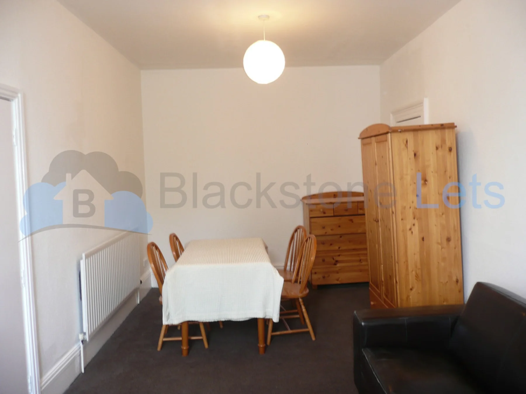 Flat Belle Vue Road in Leeds