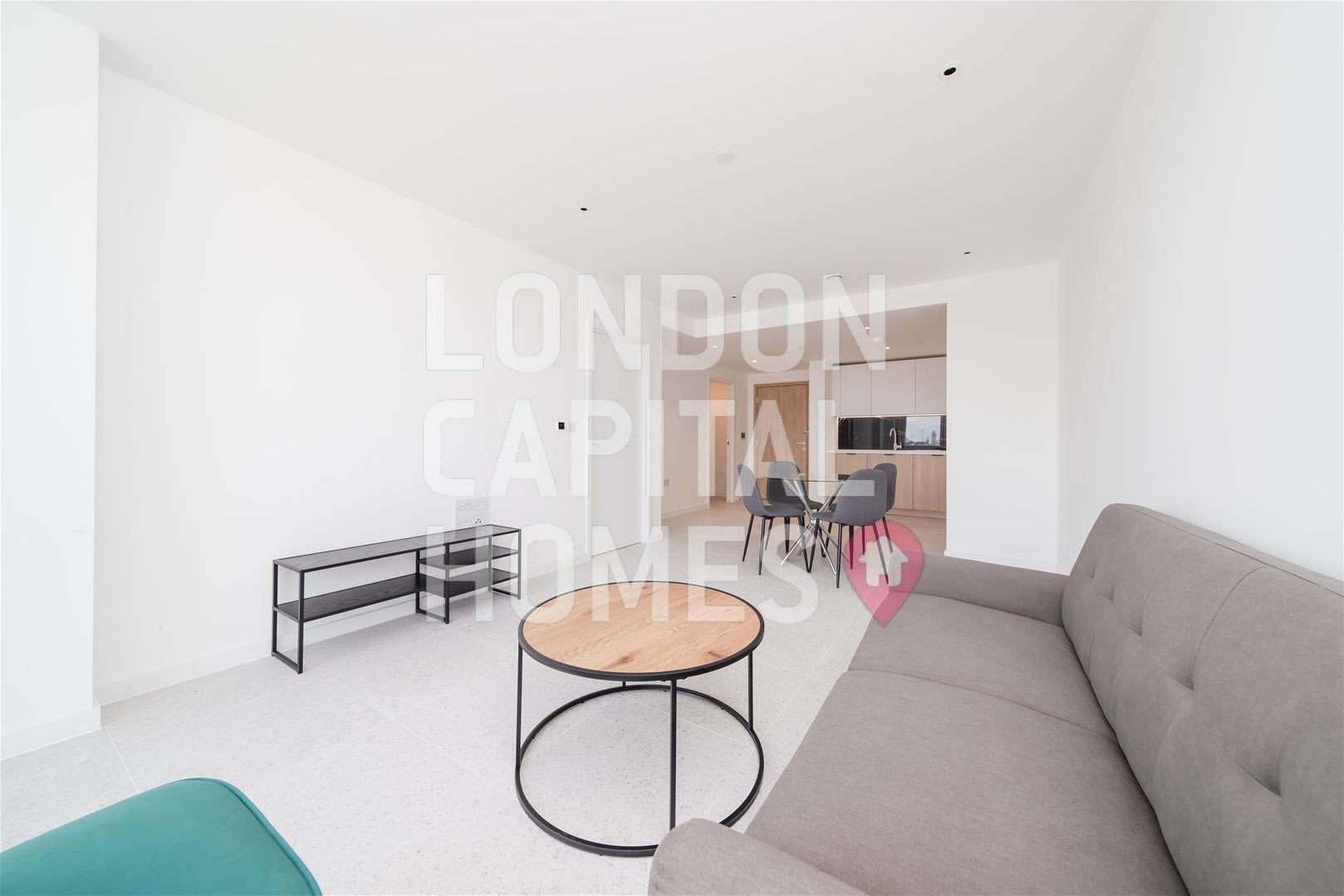Flat Cendal Crescent in Greater London