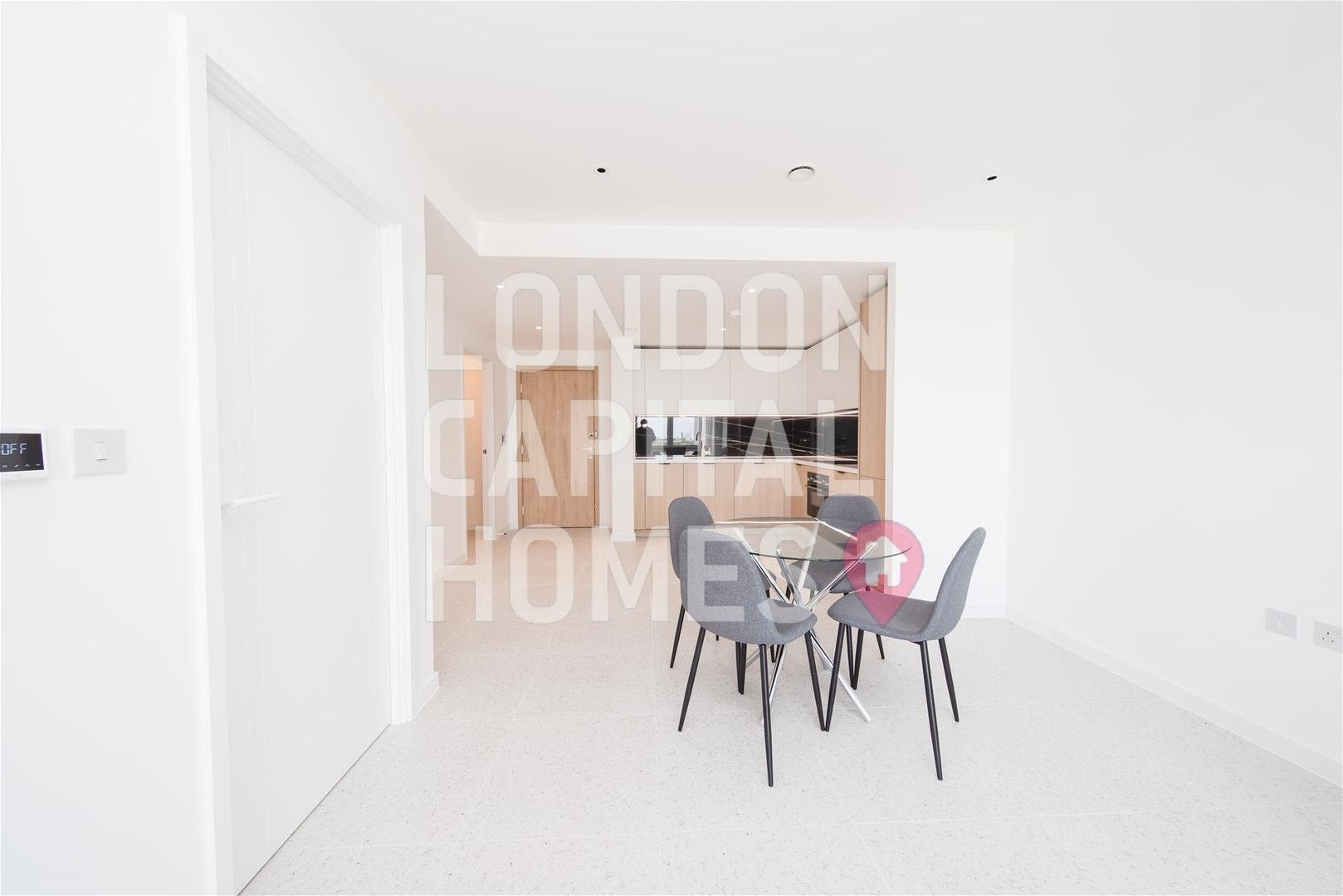 Flat Cendal Crescent in Greater London