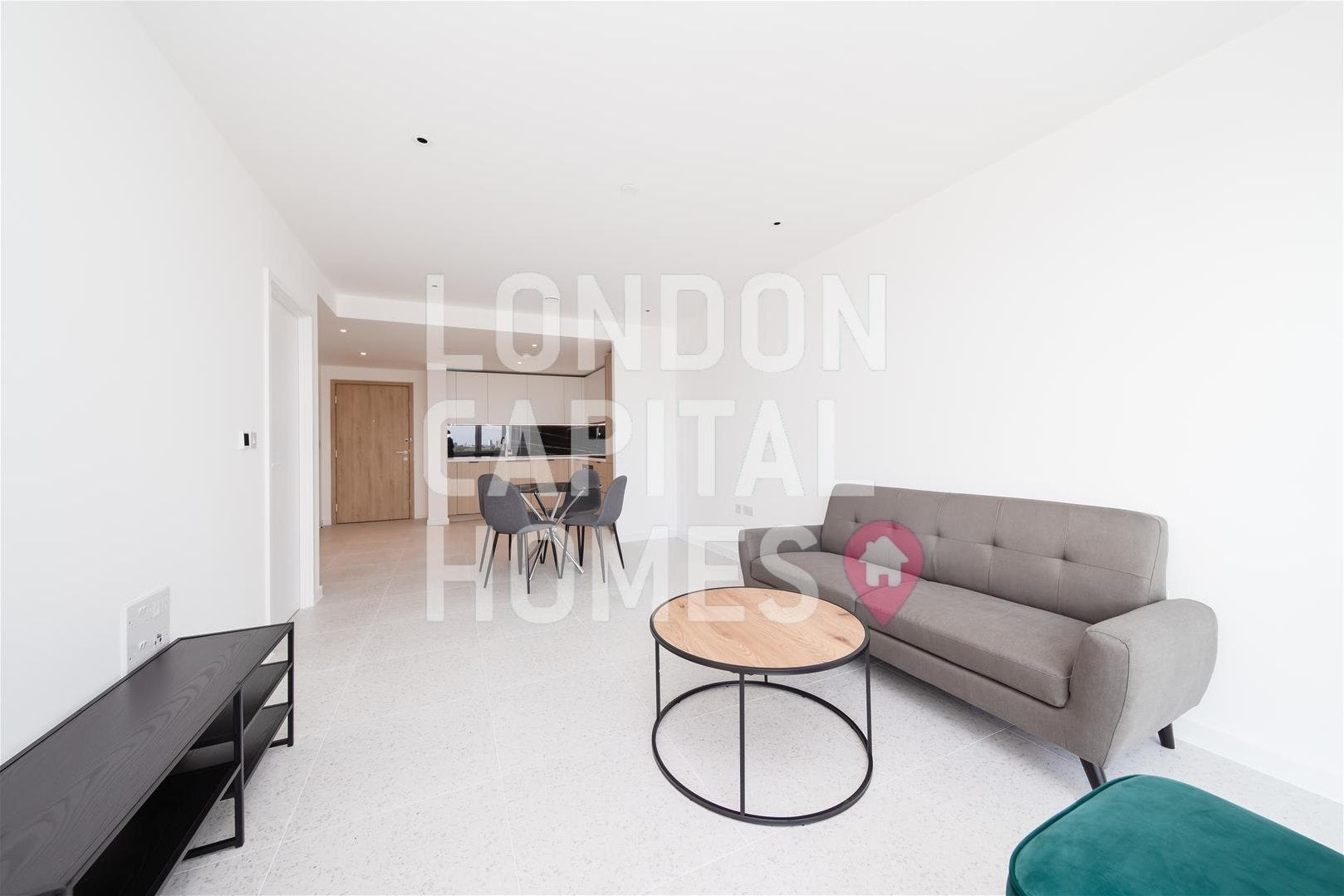 Flat Cendal Crescent in Greater London