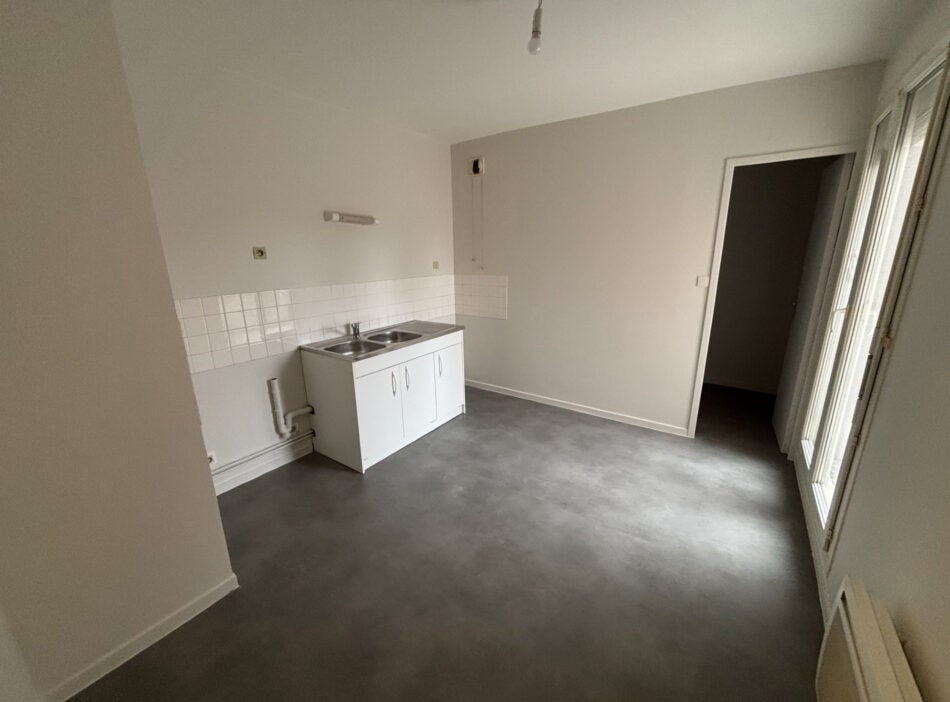Flat Rue des Écoles in Dompierre-sur-Veyle