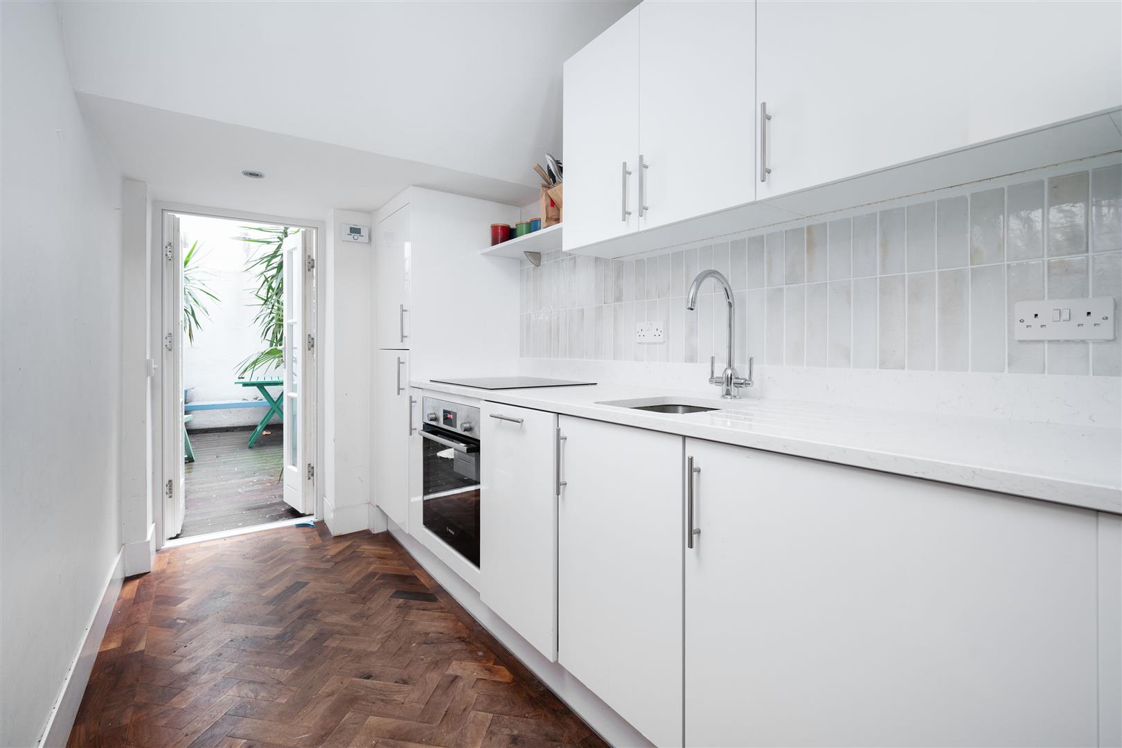Flat Conway Street in Greater London
