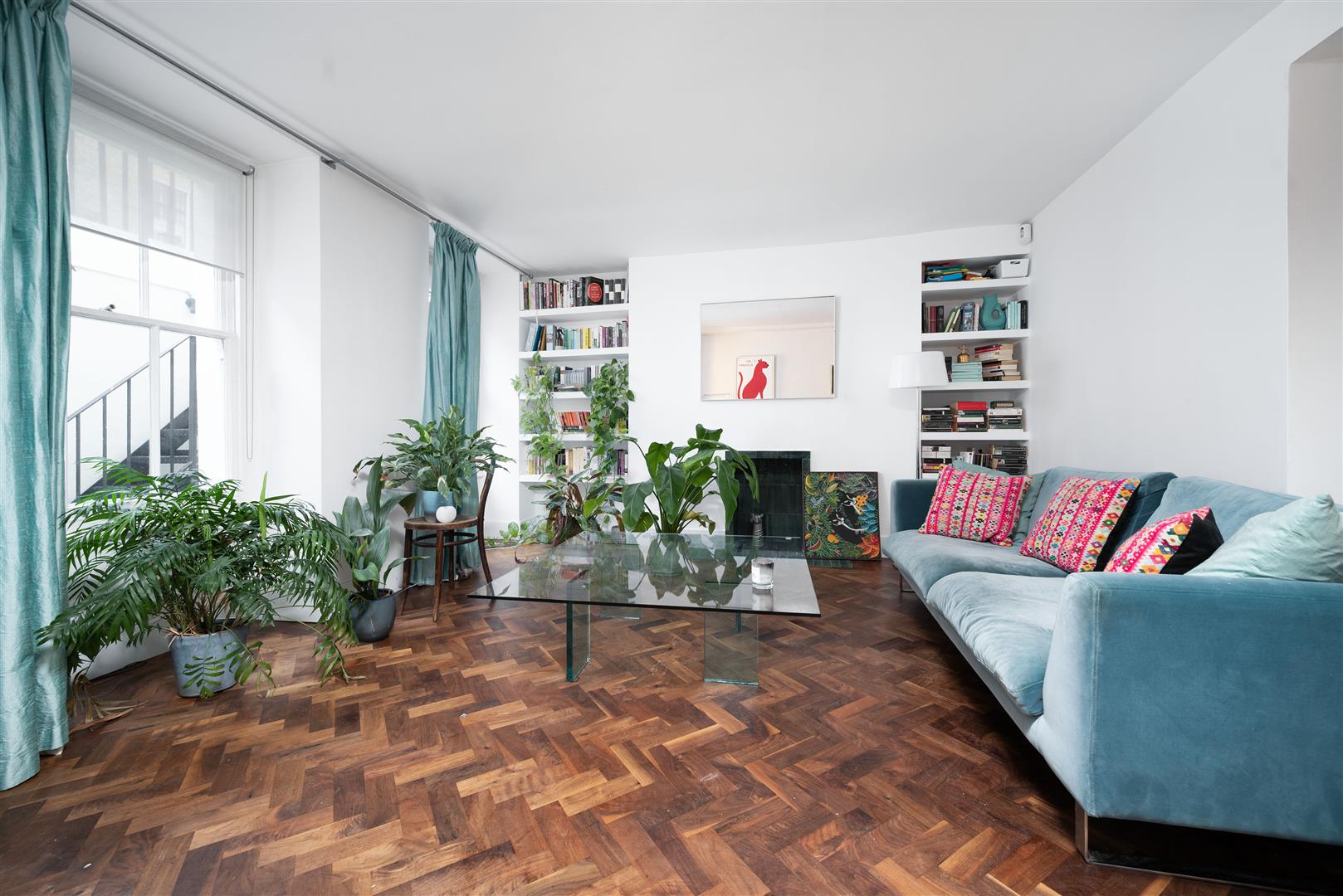 Flat Conway Street in Greater London