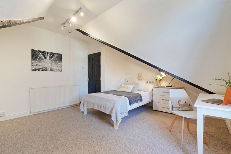 Room Carter Knowle Road in Sheffield