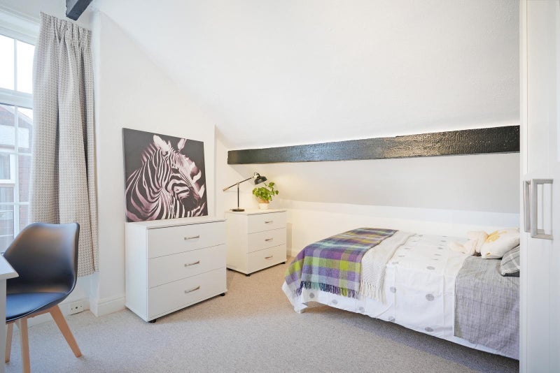 Room Carter Knowle Road in Sheffield