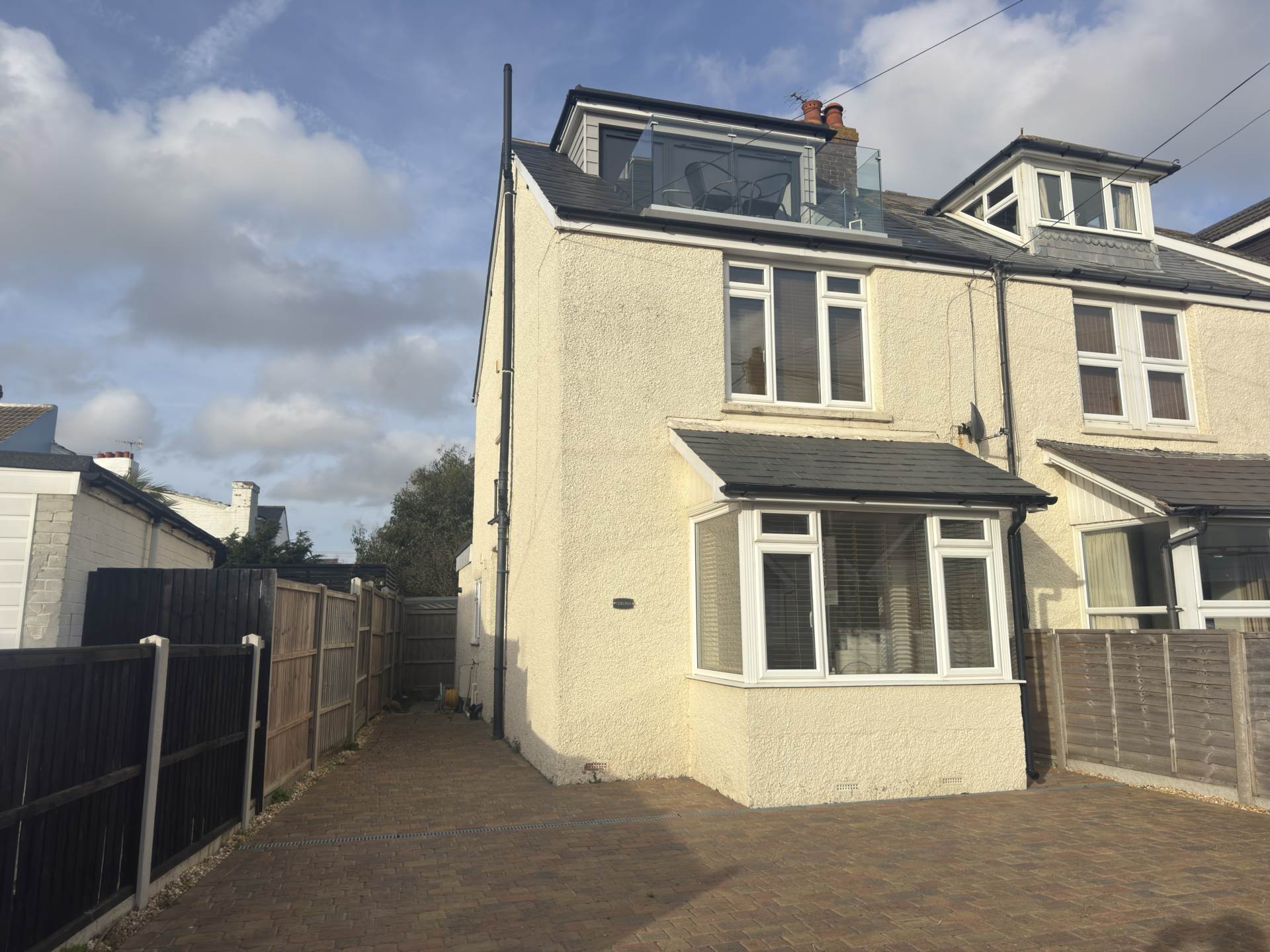 House Outram Road in Arun