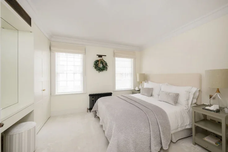 Flat Sloane Street in Greater London
