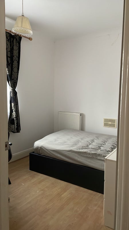 Room Sevenoaks Way in Greater London