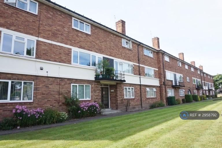 Flat Penns Lane in Birmingham