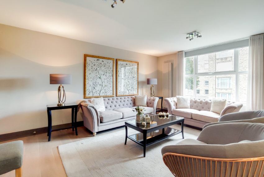 Flat Finchley Road in Greater London