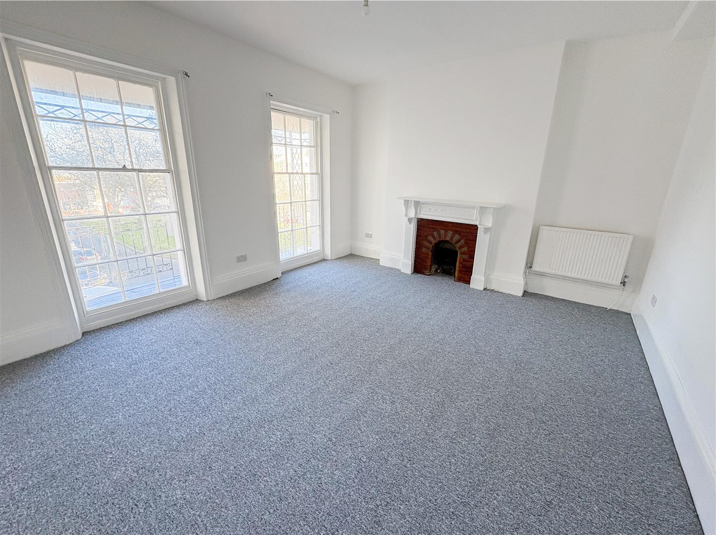 Flat Wellington Square in St Leonards