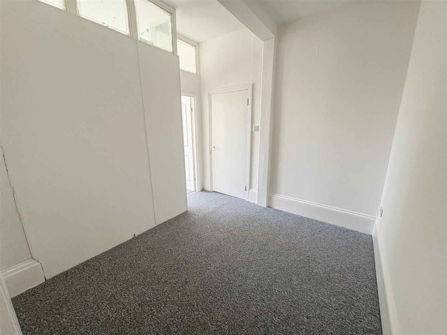 Flat Wellington Square in St Leonards