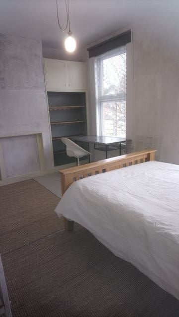 Room King Edward Road in Greater London
