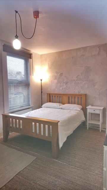 Room King Edward Road in Greater London