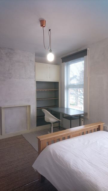 Room King Edward Road in Greater London