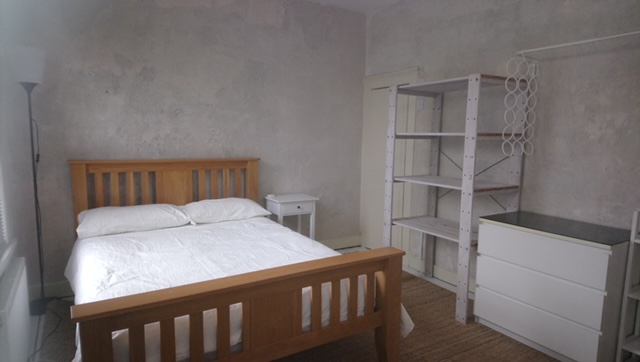 Room King Edward Road in Greater London