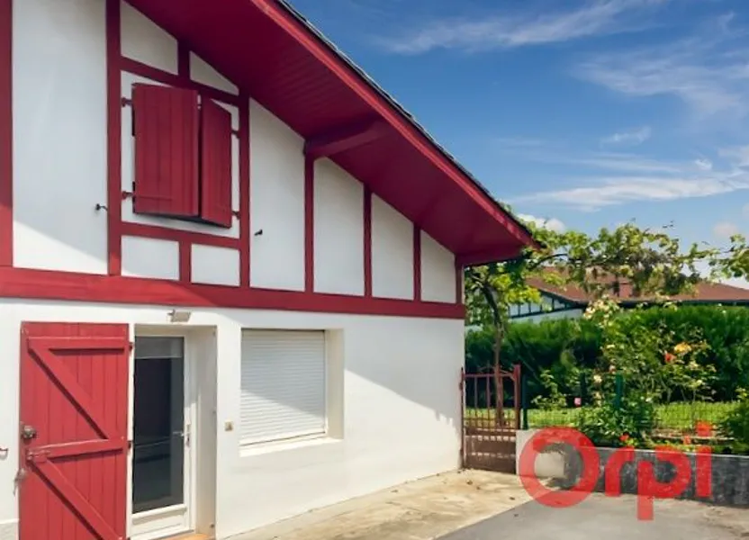 Flat Pekatenbordako bidea in Larressore
